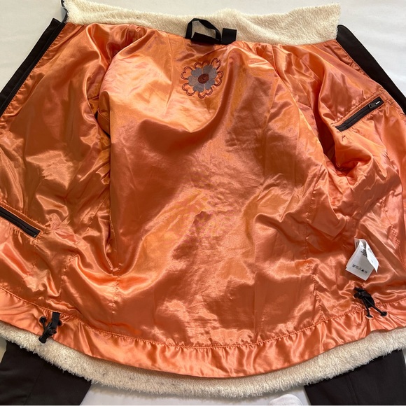 Mountain Hardwear Embroidered Floral Abstract Bomber Jacket Size Small - Picture 10 of 14